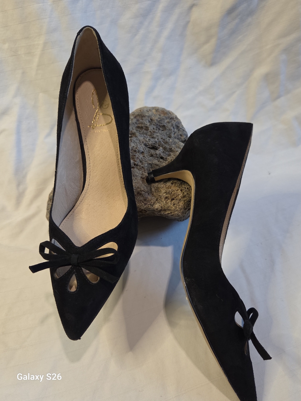 Black Suede Pointed Toe Pumps with Bow Accent Kitten Heels Sz 10